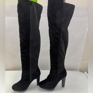 Women’s thigh high heeled boots size 6